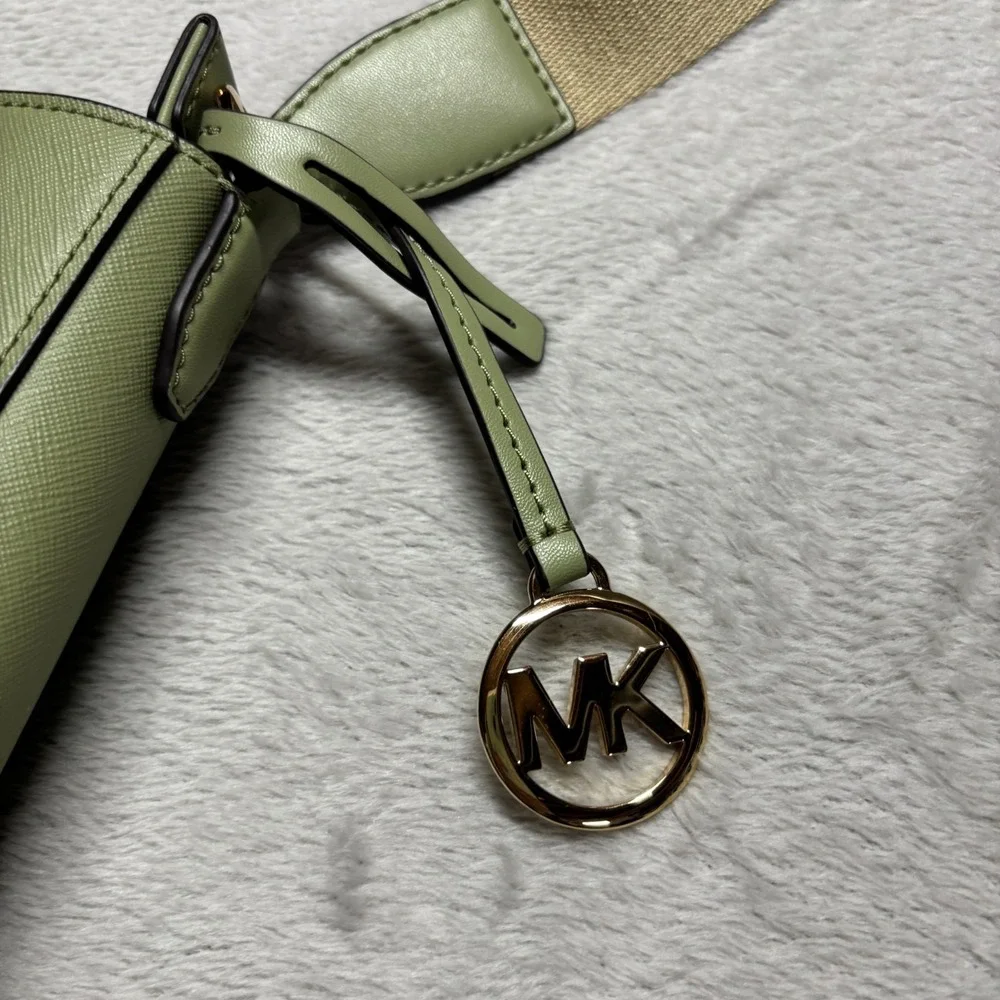 Michael Kors Jet Set Travel Small Messenger Bag Faux Leather Light Sage VG‎ Cond - Picture 6 of 9